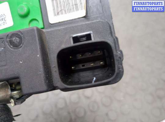 Замок боковой двери на Volvo XC90