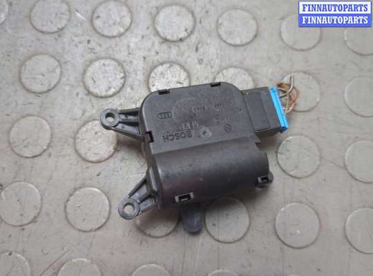 купить Электропривод заслонки отопителя на Volkswagen Touareg 2002-2007