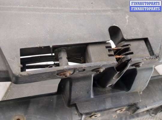 купить Рамка передняя (телевизор) на Volkswagen Golf 5 2003-2009
