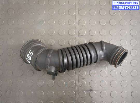 купить Патрубок корпуса воздушного фильтра на Mitsubishi Montero Sport / Pajero Sport 1996-2008