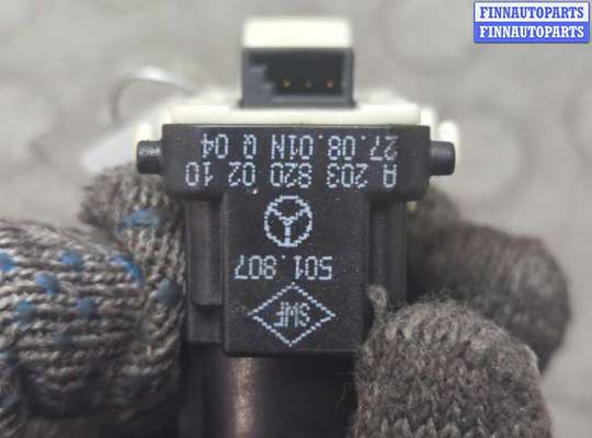 Блок управления стеклоподъёмниками на Mercedes-Benz C (W203)