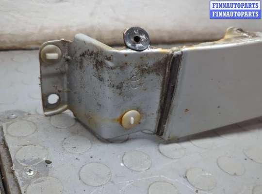 Крыло переднее на Toyota Venza (GV10)