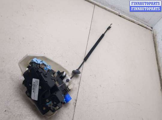 Замок боковой двери на Volkswagen Golf V (1K)