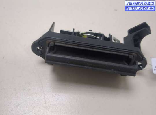 купить Кнопка открывания багажника с крышки на Pontiac Vibe 1 2002-2008