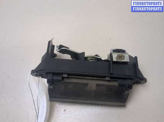 купить Кнопка открывания багажника с крышки на Pontiac Vibe 1 2002-2008