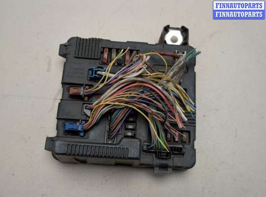 Блок предохранителей RN1495320 на Renault Megane 2 2002-2009