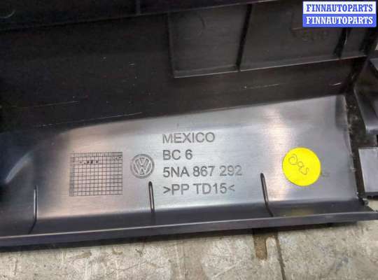 купить Обшивка центральной стойки на Volkswagen Tiguan 2016-2021