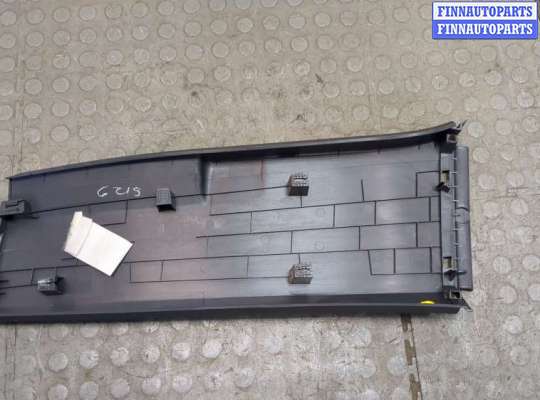 купить Обшивка центральной стойки на Volkswagen Tiguan 2016-2021