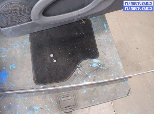 купить Молдинг стекла (боковое) на Mercedes C W204 2006-2015