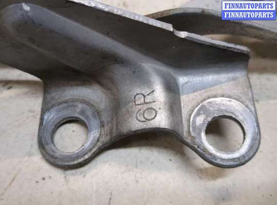 купить Петля капота на Mazda MPV 1999-2006