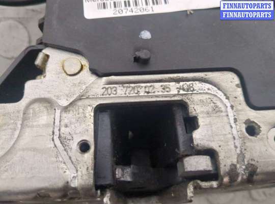 Замок боковой двери на Mercedes-Benz C (W203)