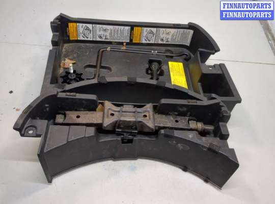 купить Набор инструментов штатный на Chrysler 300C 2004-2011