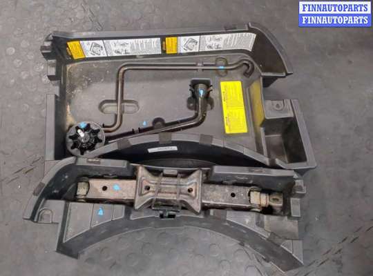 купить Набор инструментов штатный на Chrysler 300C 2004-2011