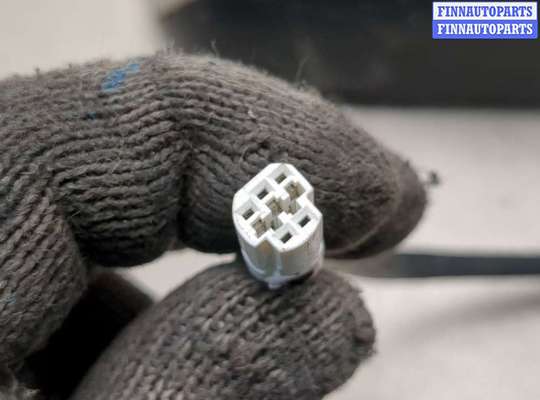 Зеркало боковое на Toyota Auris I (E150)