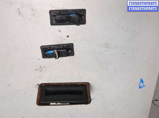 купить Кнопка открывания багажника с крышки на Volkswagen Caddy 2015-2020