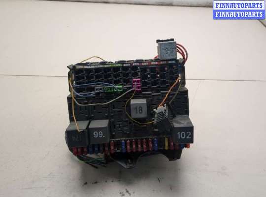 Блок предохранителей VG2796045 на Volkswagen Transporter 4 1991-2003