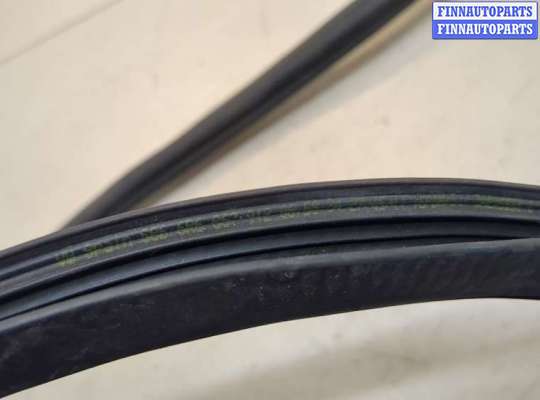 Уплотнитель двери на Volkswagen Polo Mk5 (6R/6C)