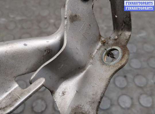 купить Петля капота на Toyota Corolla E12 2001-2006