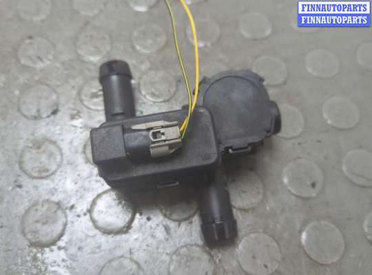 купить Кран отопителя (печки) на Volkswagen Touareg 2010-2014