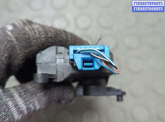 купить Электропривод заслонки отопителя на Volkswagen Touareg 2002-2007