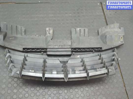 купить Решетка радиатора на Chrysler Voyager 2000-2007