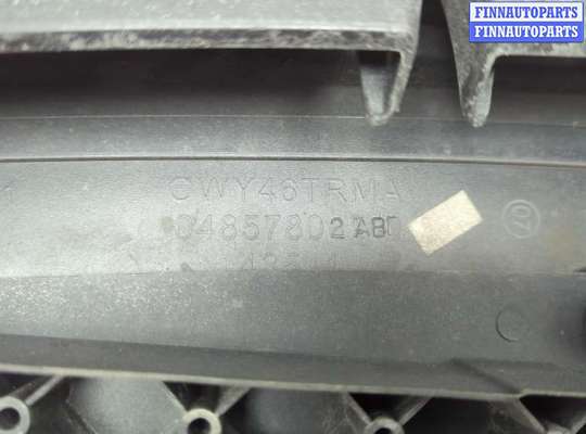 купить Решетка радиатора на Chrysler Voyager 2000-2007