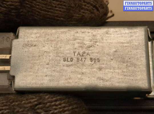 Фонарь салона (плафон) на Volkswagen Touareg II (7P)