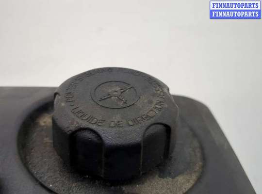 Бачок гидроусилителя на Volvo XC90