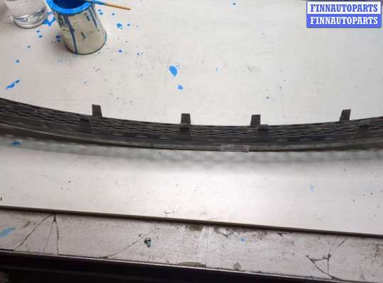 купить Заглушка (решётка) бампера на Ford Galaxy 2000-2006