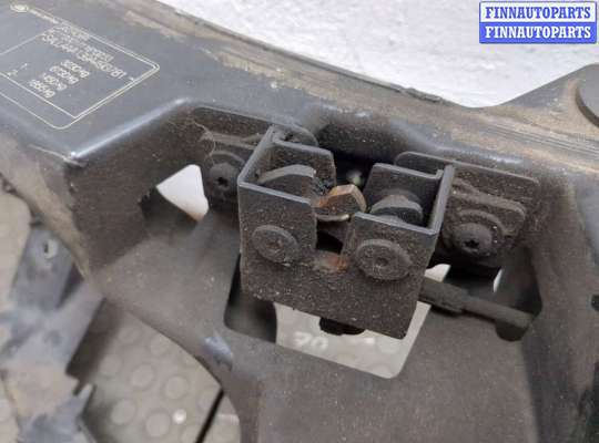 купить Рамка передняя (телевизор) на Land Rover Discovery 3 2004-2009
