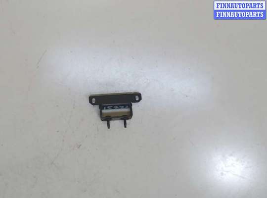купить Петля крышки багажника на Volvo XC90 2002-2014