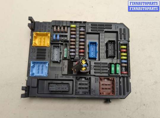 Блок управления BSI (Блок предохранителей) PG1206477 на Peugeot 308 2013-2021