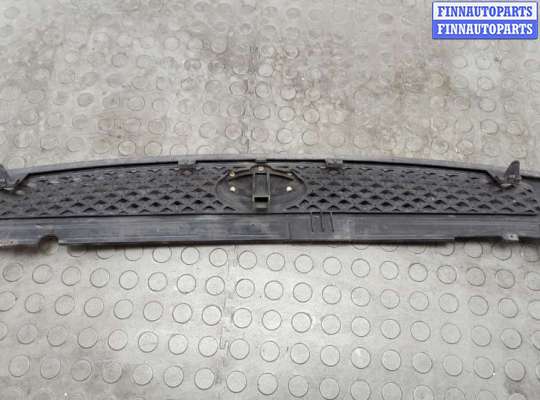 купить Решетка радиатора на Ford Fiesta 2001-2007