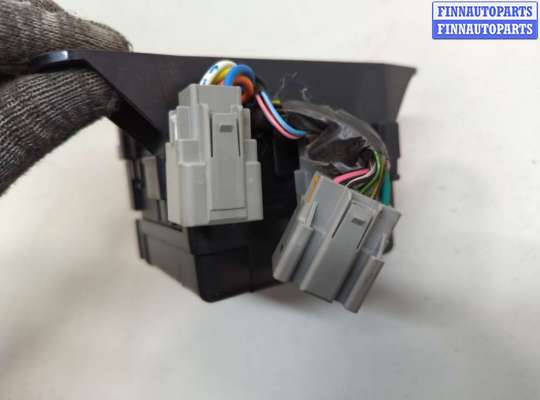 Блок предохранителей на Ford Explorer III (U152)