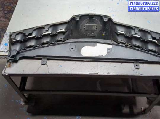 купить Решетка радиатора на Nissan Note E11 2005-2013