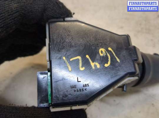 купить Переключатель поворотов на Infiniti QX56 2004-2010