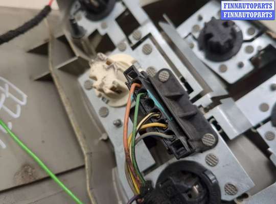 купить Фонарь (задний) на Mercedes ML W164 2005-2011