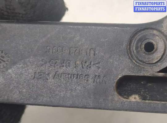 купить Ручка открывания капота на Volkswagen Golf 4 1997-2005