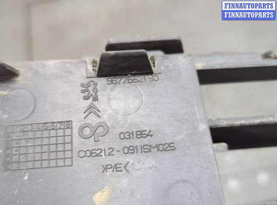 купить Заглушка (решётка) бампера на Citroen Berlingo 2008-2012