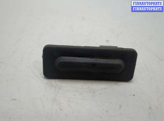 купить Кнопка открывания багажника с крышки на Peugeot 308 2013-2021