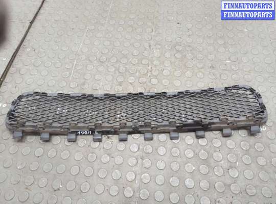 купить Заглушка (решётка) бампера на Volkswagen Touareg 2002-2007