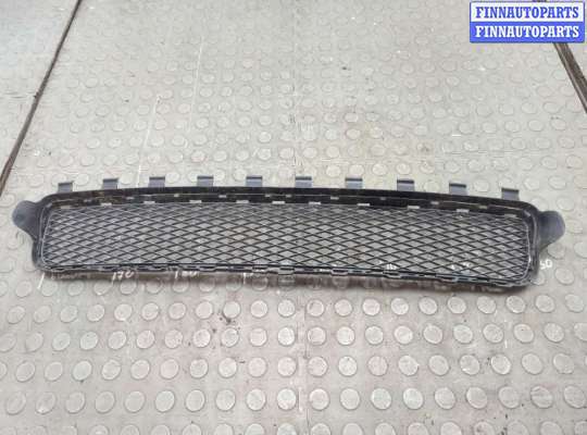 купить Заглушка (решётка) бампера на Volkswagen Touareg 2002-2007