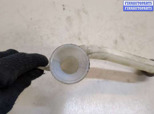 купить Горловина заливная бачка омывателя на Nissan Note E11 2005-2013