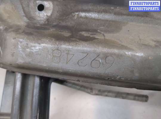 Планка телевизора верхняя на Toyota Highlander II (XU40)