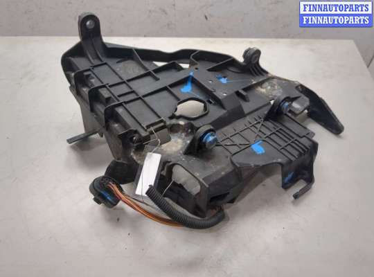 Кронштейн фары VG2400909 на Volkswagen Touareg 2002-2007