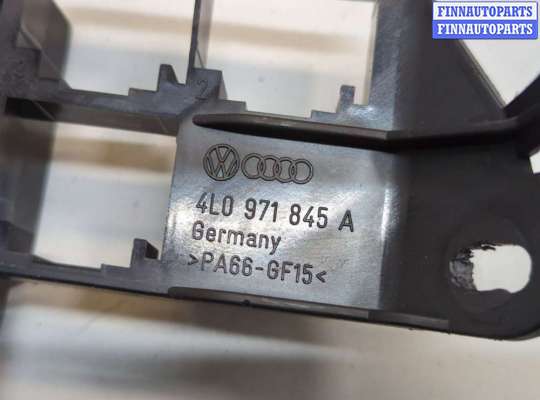 купить Кронштейн (лапа крепления) на Audi Q7 2005-2015