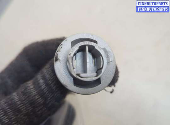 купить Кронштейн козырька солнцезащитного на Volkswagen Jetta 7 2018-2024