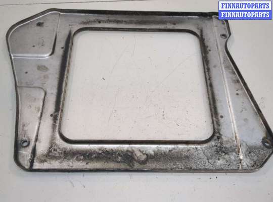 купить Кронштейн радиатора на Audi Q7 2005-2015