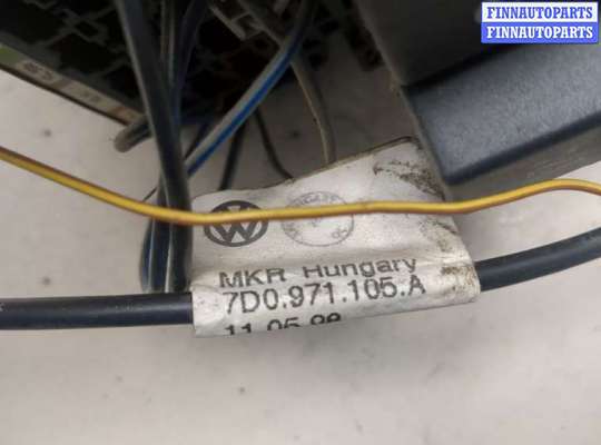 купить Блок предохранителей на Volkswagen Transporter 4 1991-2003