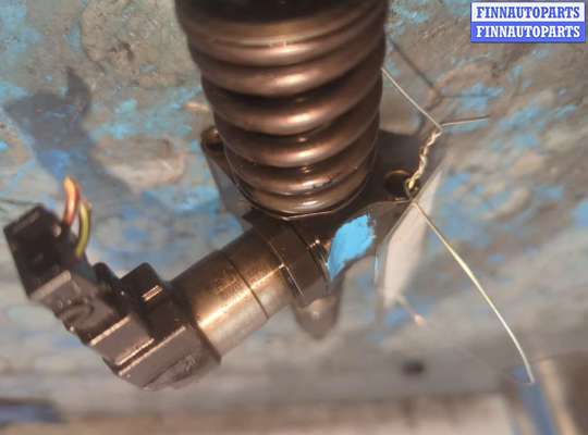 Форсунка топливная на Volkswagen Passat B6 (3C)